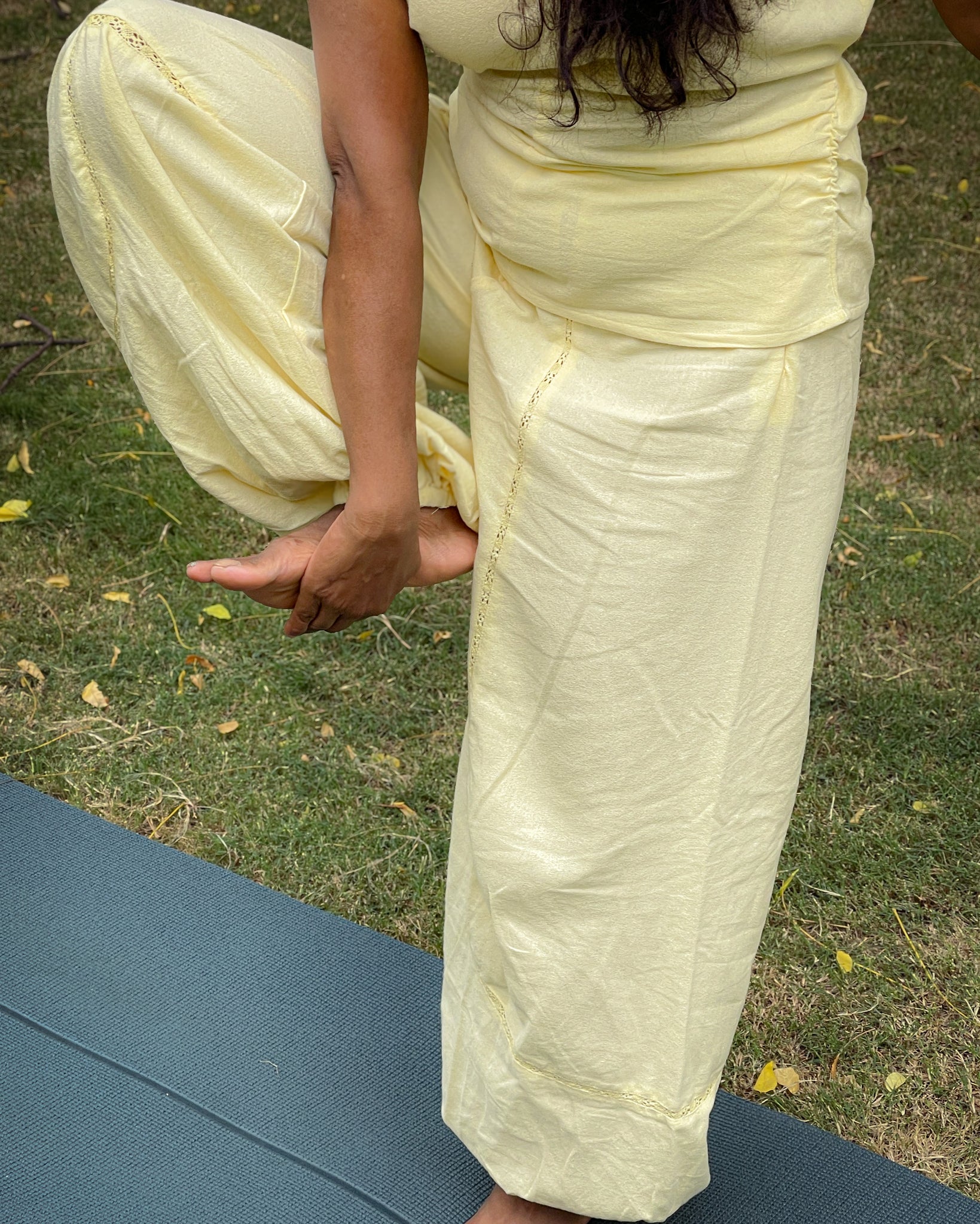 Busy & Breathe Pant | Moss Texture | Butter Yellow