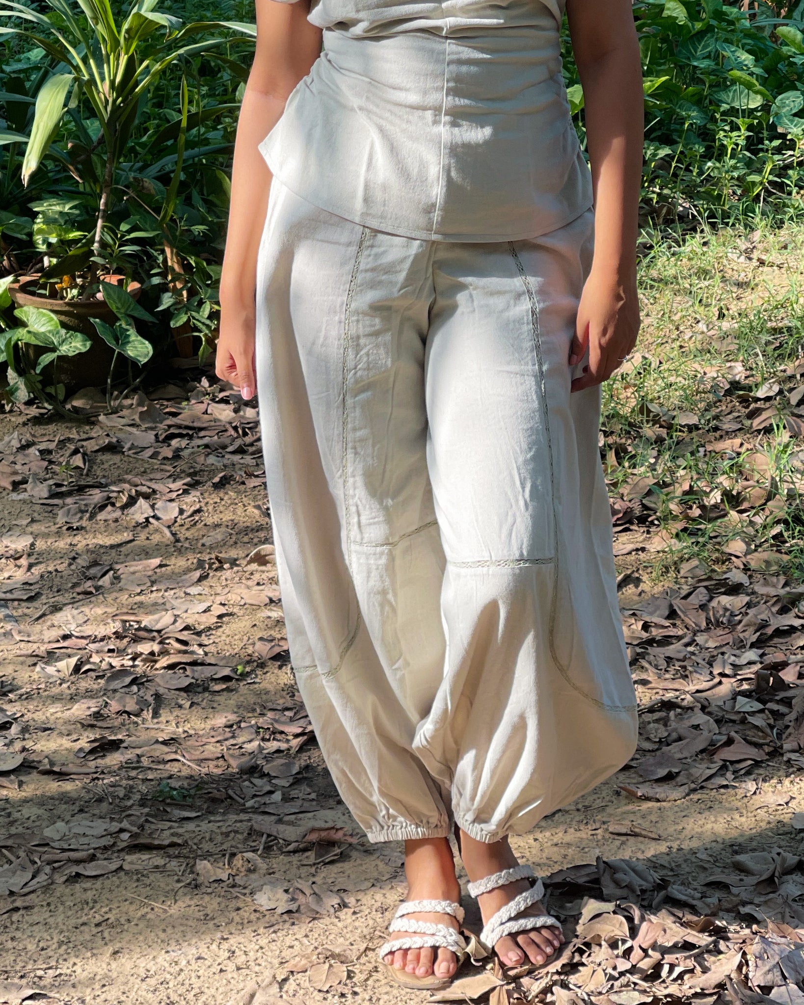 Busy & Breathe Pant | Moss Texture | Stoney Sage